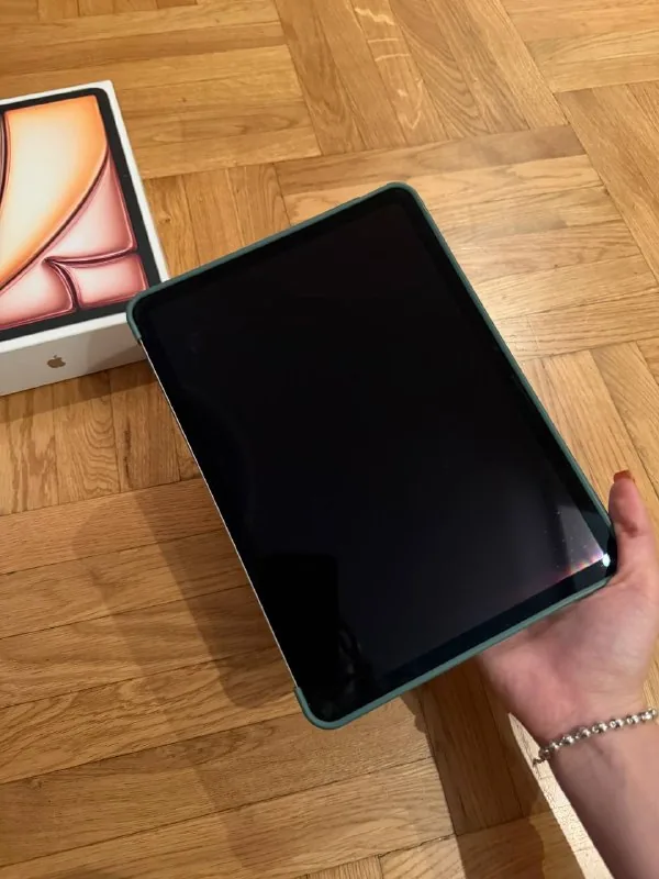 IPad Air 11-inch 128GB 2024 года 1