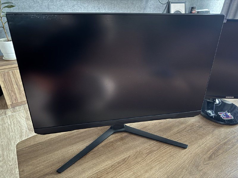 Монитор изогнутый Samsung C24F390FH