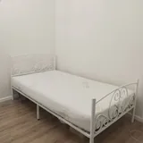 Металлическая кровать с матрасом 1
