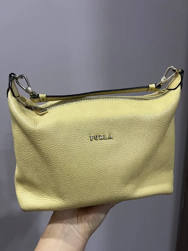 Сумка Furla, очки Armani 1
