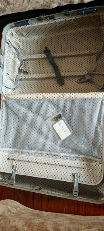 Новый чемодан 70-48-28 см 2