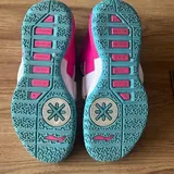 Li-Ning Way of Wade ALL CITY 7, Adidas Yeezy 350 5