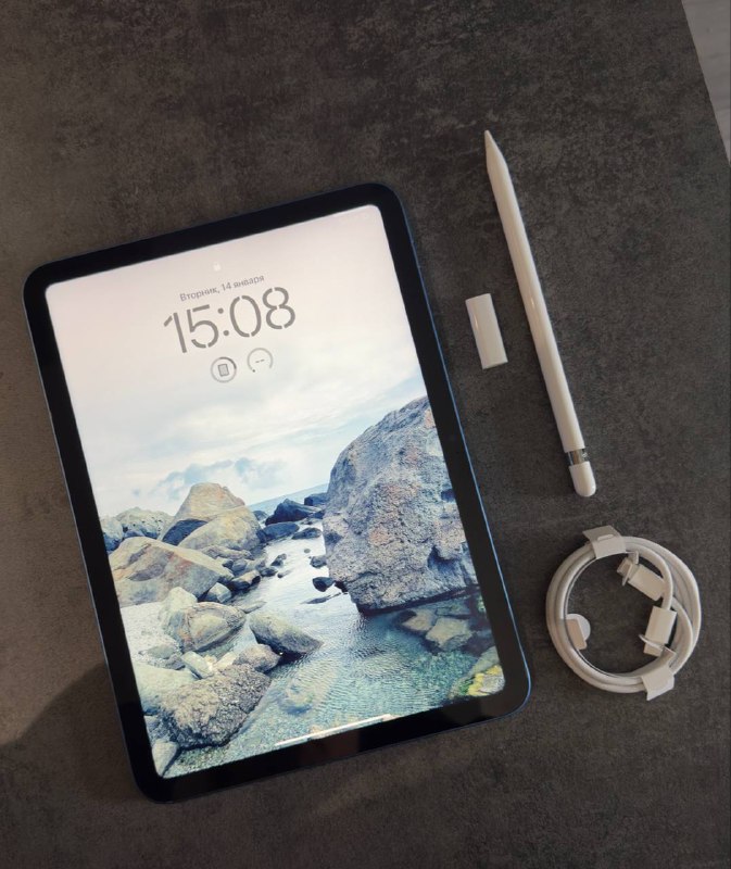 iPad 10 2022 with Apple Pencil and accessories 4