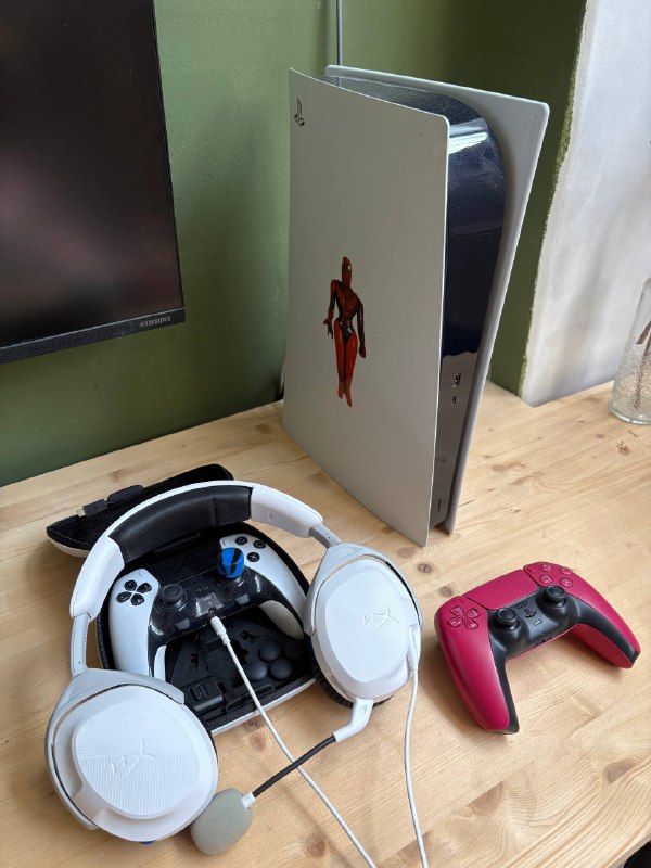PlayStation 5 digital, DualSense, HyperX наушники, DualSense Edge