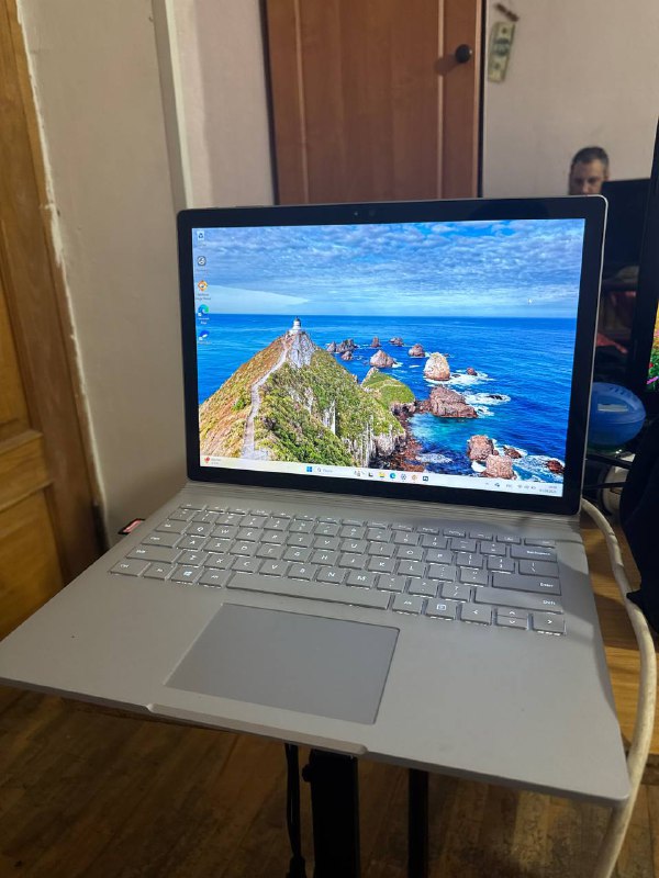 Планшет ноутбук с процессором I5 и 8GB RAM 2