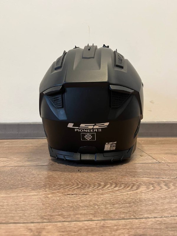 Мотоциклетный шлем LS2 Pioneer XXXL 2