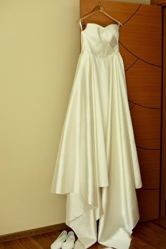 Свадебное платье, топ, кожаные балетки 41 рр