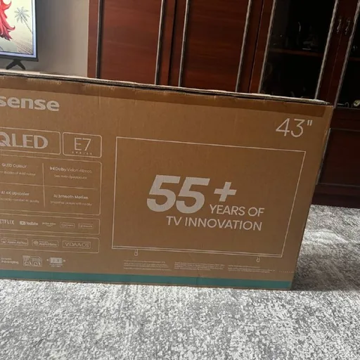Hisense 43E7Q телевизор