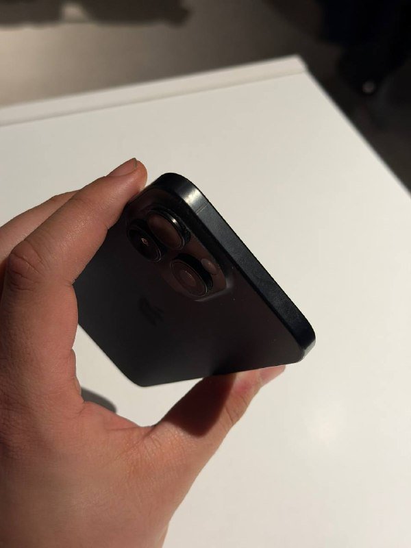 iPhone 15 Pro Max 4