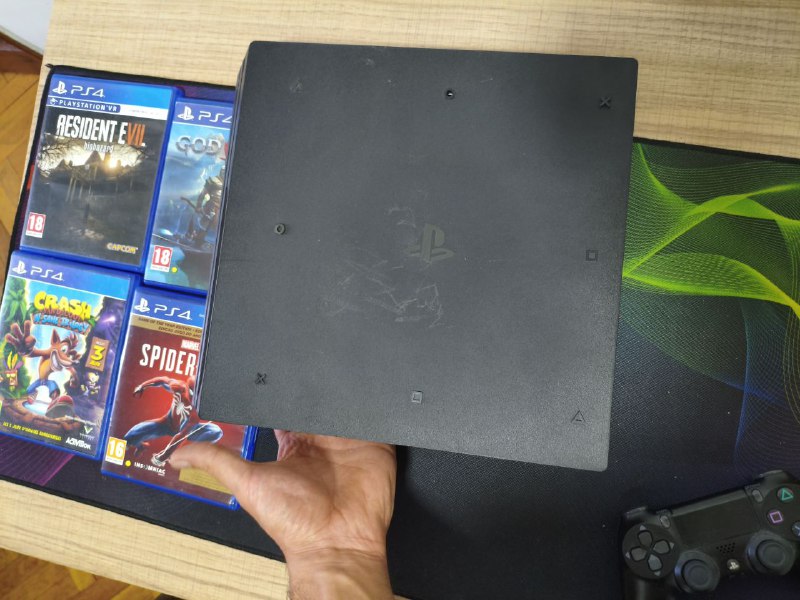 PlayStation 4 Pro, два джойстика, 4 игры 4