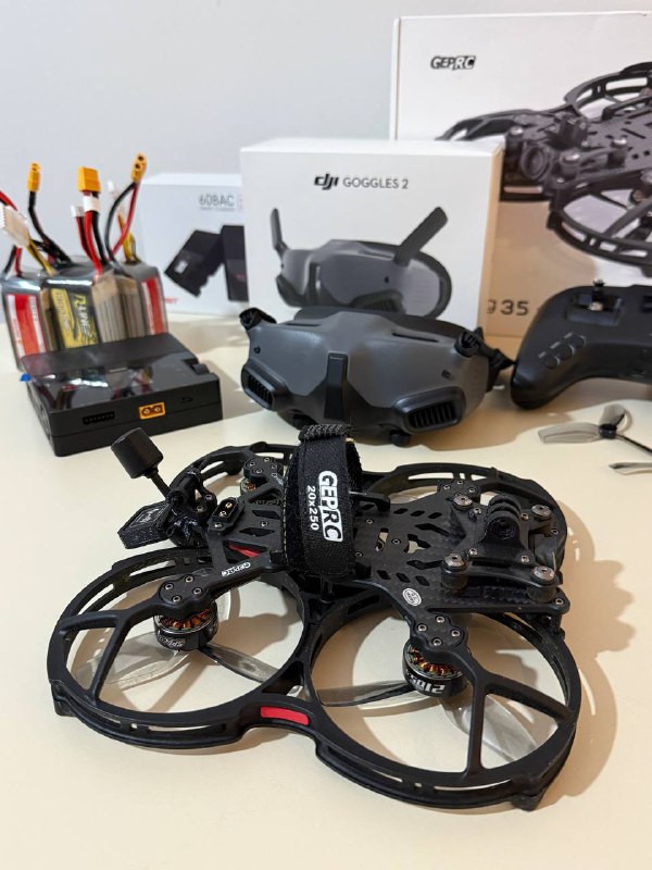 FPV-дрон GEPRC CineLog35 V2 с комплектующими 2