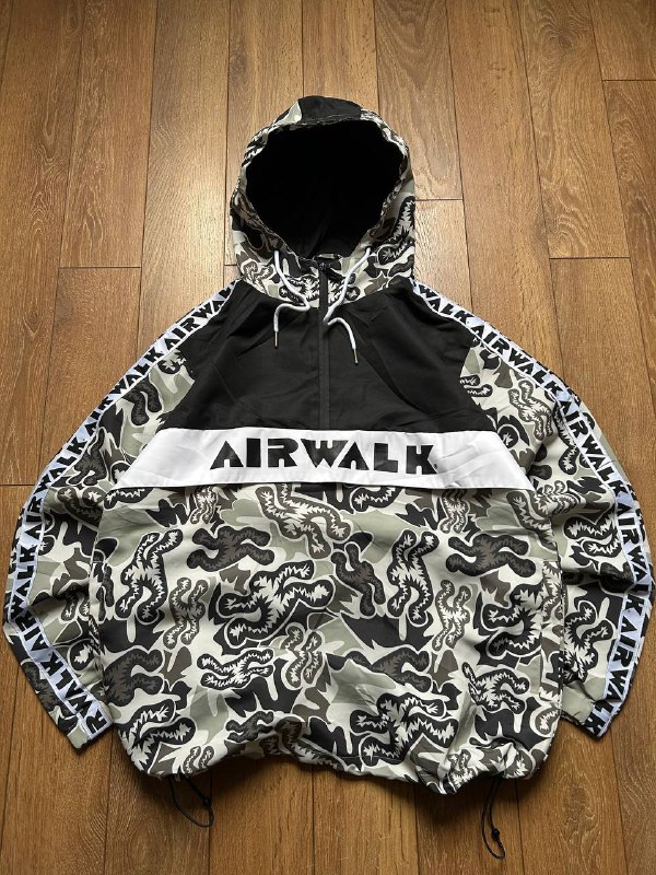 Patagonia Hoodie, Vans Longsleeve, Patagonia Fleece, CP Company Jacket, Napapijri Fleece, Airwalk Jacket, CP Company Jacket, Belstaff Motorcycle Jacket 6