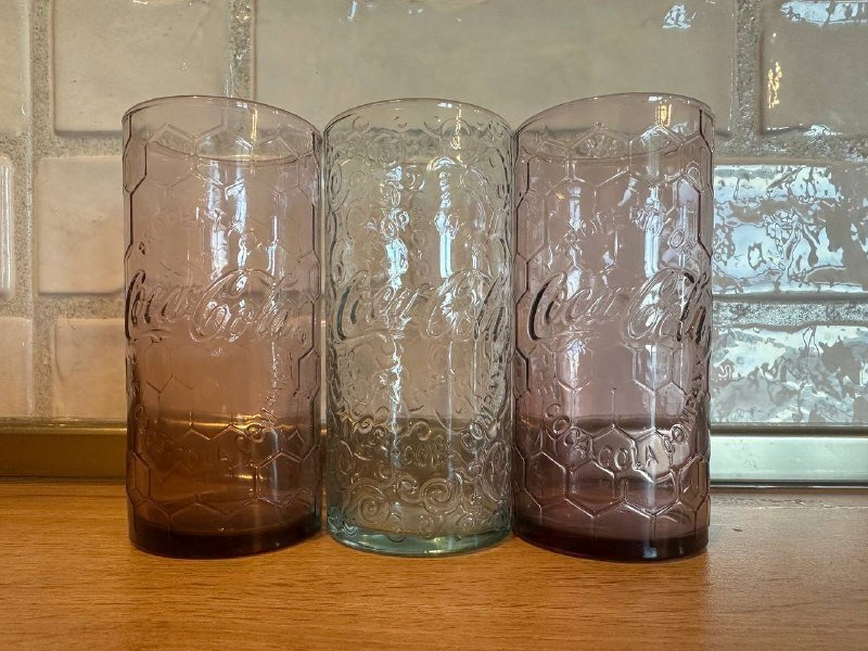 Вешалки пластиковые и детские, тумба, кресло, подставка для ноутбука, стаканы 4