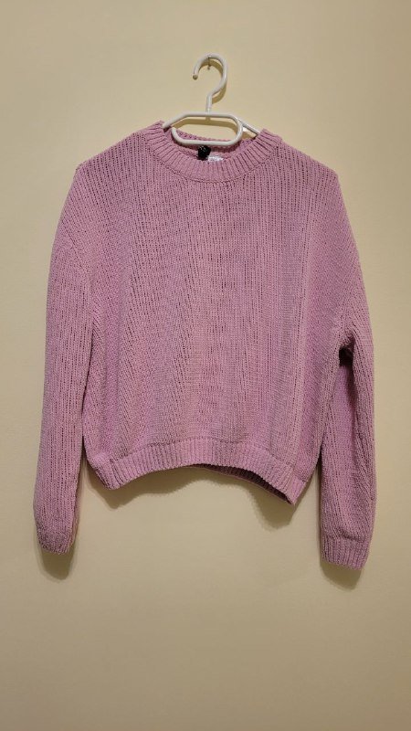 Джинсовая куртка, Голубой свитер, Черный худи, Серый худи, Бежевая майка, Джинсы, Юбка, Розовый свитер 8