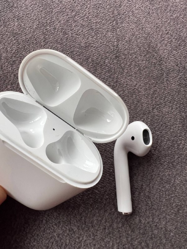 AirPods 2 оригинал, кейс и один наушник 2