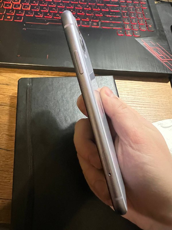 iPhone 11, 128 GB, 71% аккумулятор, царапины на экране 5