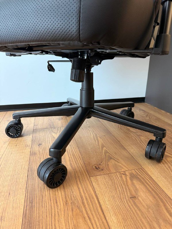 Игровое офисное кресло новое 3