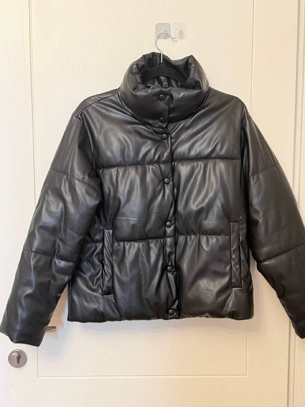 Платок из пашмина, кепка USPA, шапка-капюшон, пуховик, накидка, кожаный плащ, куртка короткая Bershka 5