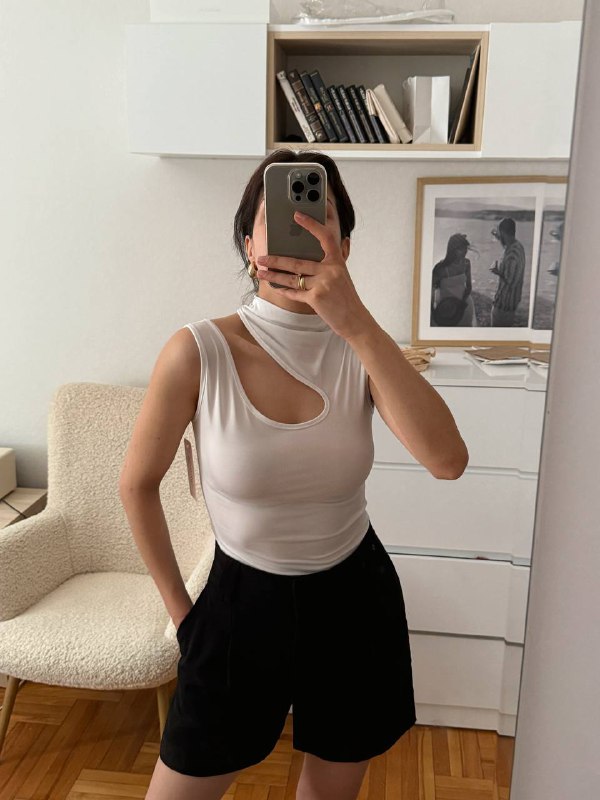 Кеды Nike, кеды Puma, джинсы Calvin Klein, боди, лонгслив, топы H&M и Bershka 4