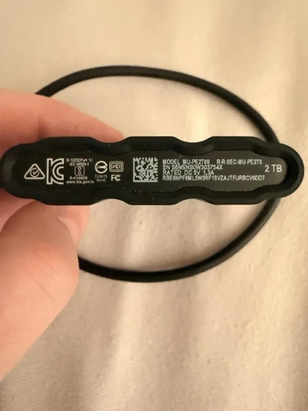 Samsung T7 Shield внешний SSD 2 ТБ 1