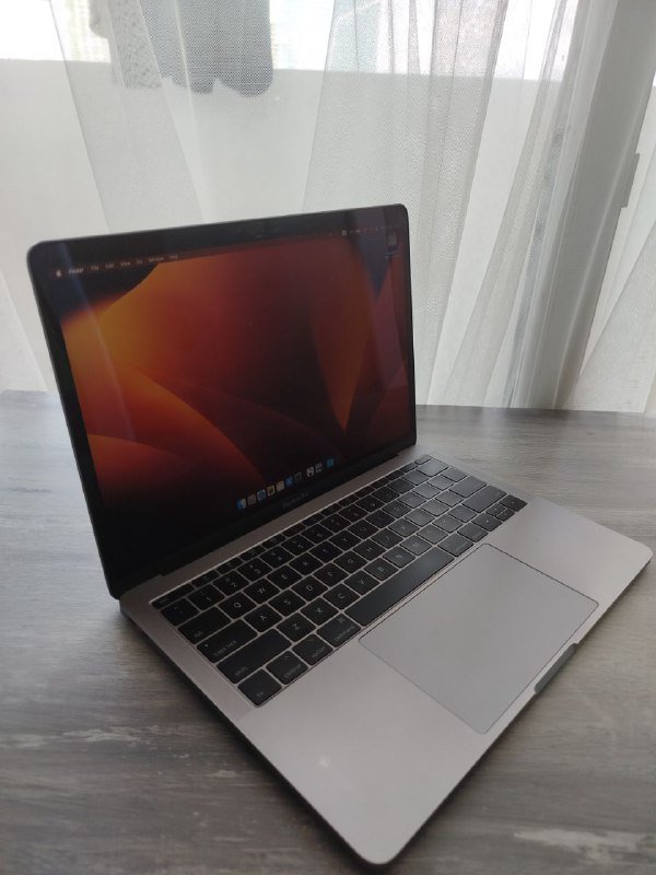MacBook Pro i5 8gb 250gb 2017 ноутбук