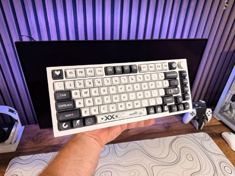 механическая клавиатура Glorious GMMK Pro 1