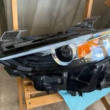 Правая фара Mazda 3 2025 года 1