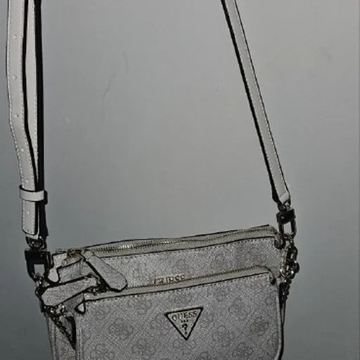 Сумочка Guess