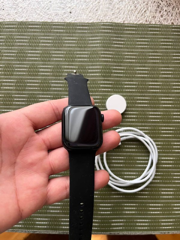 Apple Watch 8 41 с ремешком и зарядкой 2