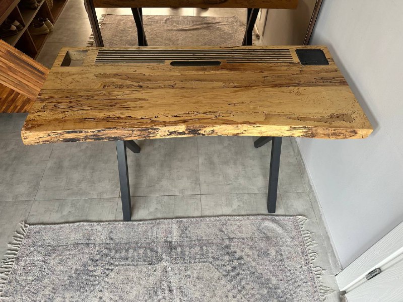 Письменный/компьютерный стол 2