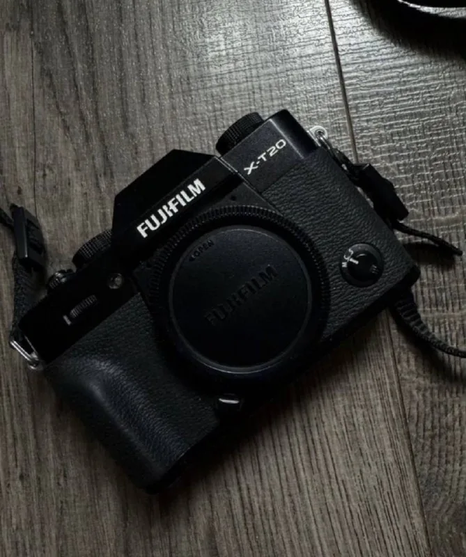 Fujifilm XT-20 body 1