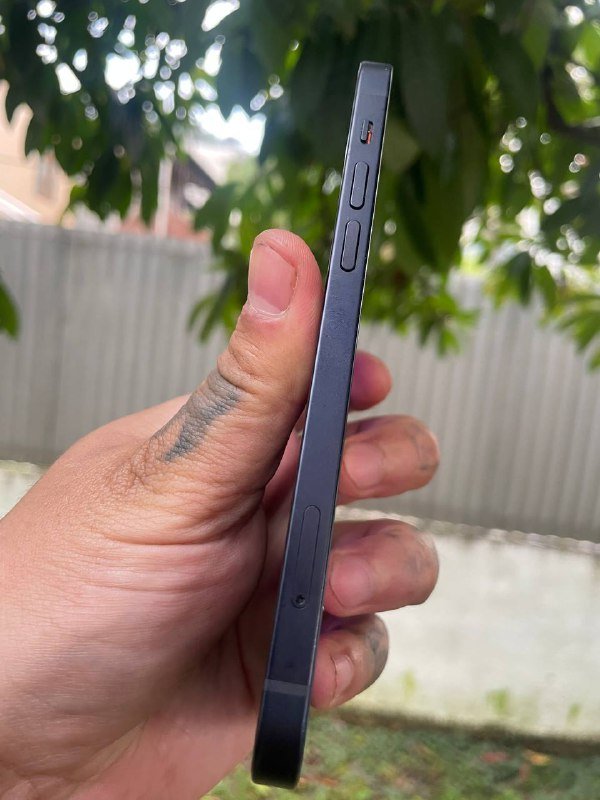 iPhone 12 128GB Midnight 3