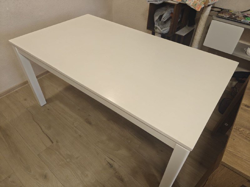 Стол белый и коричневый большой 2