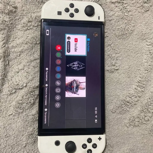 Nintendo Switch с играми Skyrim и Ведьмак 3