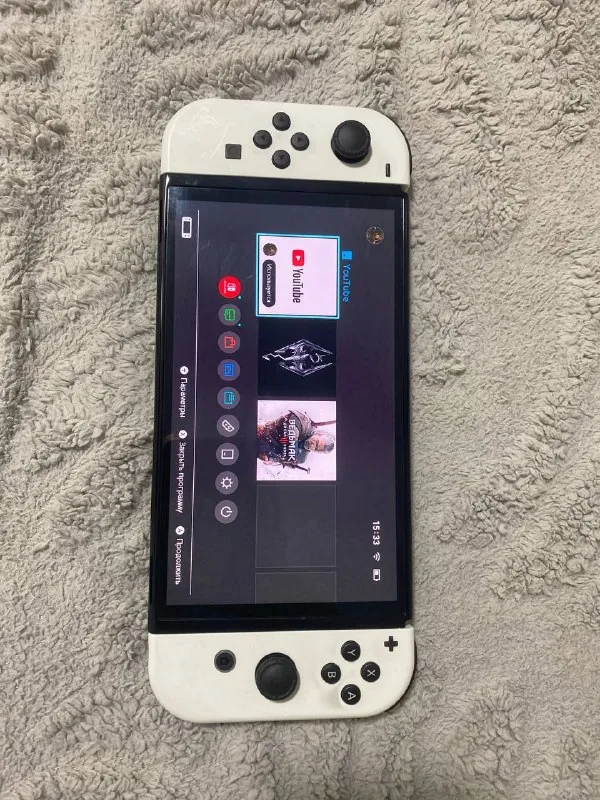 Nintendo Switch с играми Skyrim и Ведьмак 3