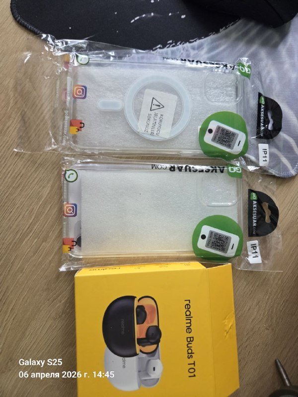 Чехлы для iPhone 11, наушники Realme Buds T01