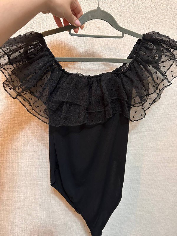 Красная водолазка с открытой спиной, кардиган, боди с воланами, лонгслив Гарри Поттера, платье 5