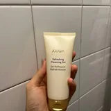 Банка для массажа, гель для умывания Ahava, средство для волос Lador 2