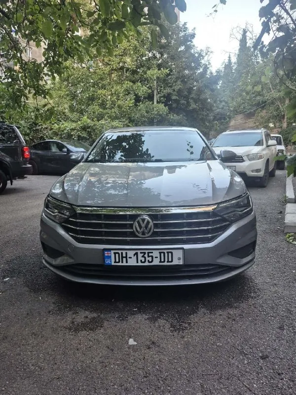 Volkswagen Jetta 2019 1