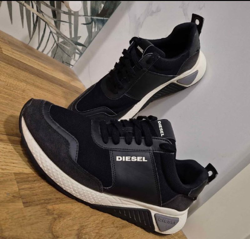 Жилет Diesel, куртка Calvin Klein, куртка Diesel, бомбер Diesel, кожаные кеды, кроссовки 9