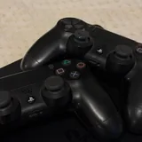 PlayStation 4 Slim 1 ТБ, 2 джойстика 3