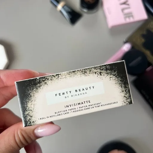 Матирующие салфетки Fenty Beauty Invisimatte