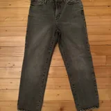 Серые джинсы, голубые джинсы Gap, джинсовая юбка H&M 1