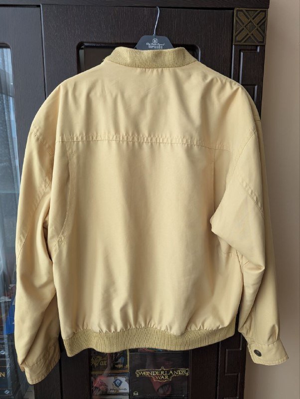 Штаны Gramicci, рубашка Cotton On, свитер Nike, куртки Baracuta, Levi's 8