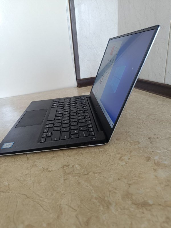 Dell XPS 13 ноутбук модель 9350 10