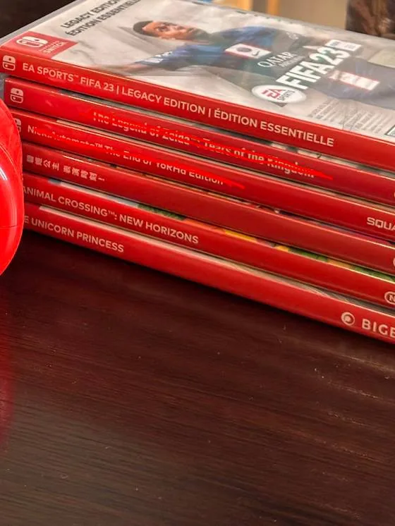 Диски и картриджи PlayStation и Nintendo Switch 1