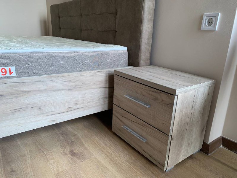 Кровать двуспальная, матрас, 2 прикроватные тумбы 3