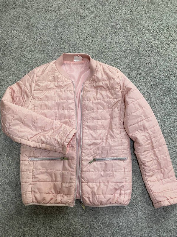 Легкая куртка пудрового цвета