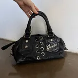 Сумки Guess, джинсы Pepe Jeans, очки Prada 1