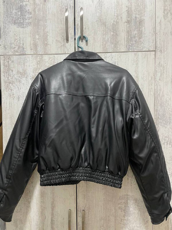 кожаная черная куртка, красная куртка 2